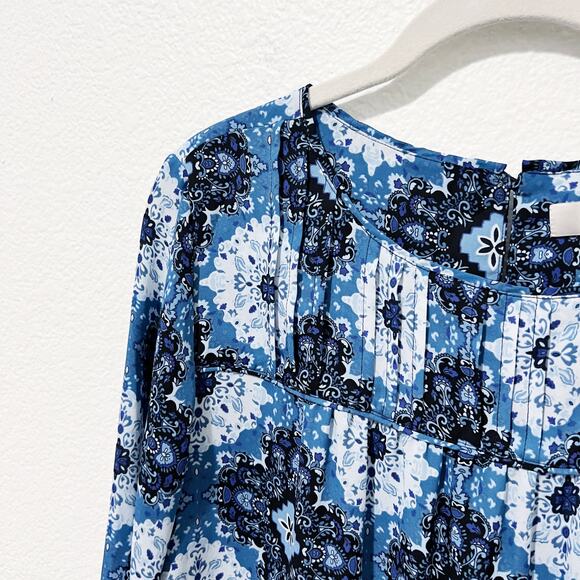 [LOFT] Blue Paisley Medallion Pintucked Long Sleeve Tie Cuff Blouse Sz Medium M - Picture 7 of 12